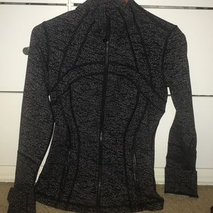 Lululemon define jacket size 4